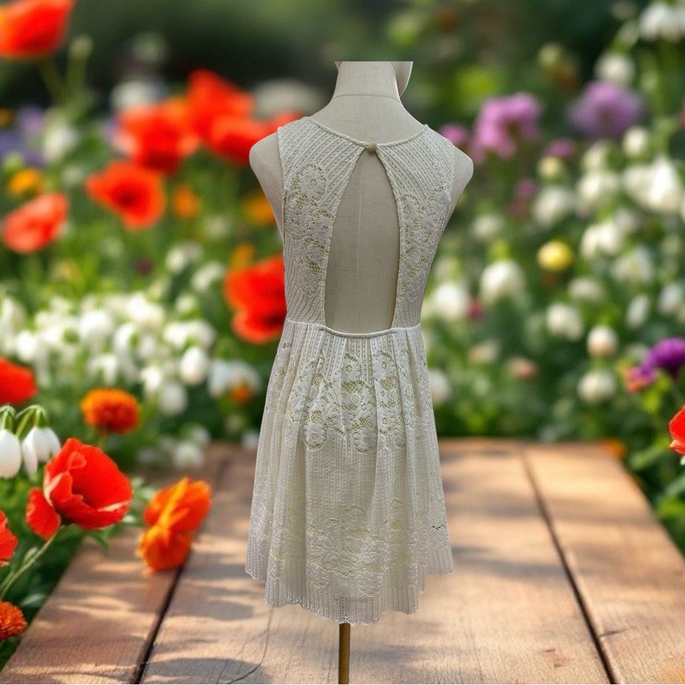 Free People Lacey Cocktail Dress. White / Butter Yellow Lined. Size: 4 - Picture 2 of 11